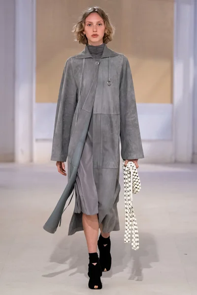 Look 37